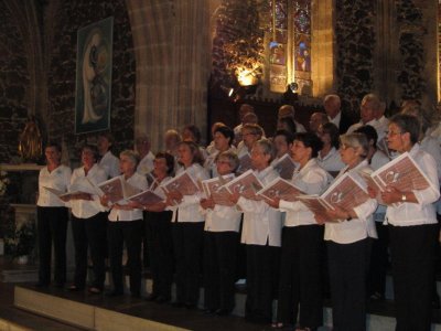 11 mai 2012   Eglise St Martin de Biscarrosse- choeur Cantelande et l'ensemble vocal &quot;Hémiole&quot;