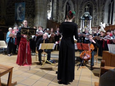 decembre 2013-  Noël baroque - choeur Cantelandes- ensemble baroque Affettuoso- soprano soliste : Caroline Lafont- eglise de Biscarrosse