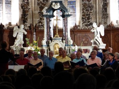 juin-juillet 2013 - concert Missa Criolla et musiques du monde- choeur Cantelandes et choeur des Dunes de Mimizan accompagnés par l'Ensemble à cordes de Pontenx-les-Forges.