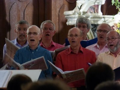 juin-juillet 2013 - concert Missa Criolla et musiques du monde- choeur Cantelandes et choeur des Dunes de Mimizan accompagnés par l'Ensemble à cordes de Pontenx-les-Forges.