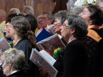 juin-juillet 2013 - concert Missa Criolla et musiques du monde- choeur Cantelandes et choeur des Dunes de Mimizan accompagnés par l'Ensemble à cordes de Pontenx-les-Forges.