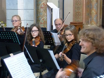 juin-juillet 2013 - concert Missa Criolla et musiques du monde- choeur Cantelandes et choeur des Dunes de Mimizan accompagnés par l'Ensemble à cordes de Pontenx-les-Forges.